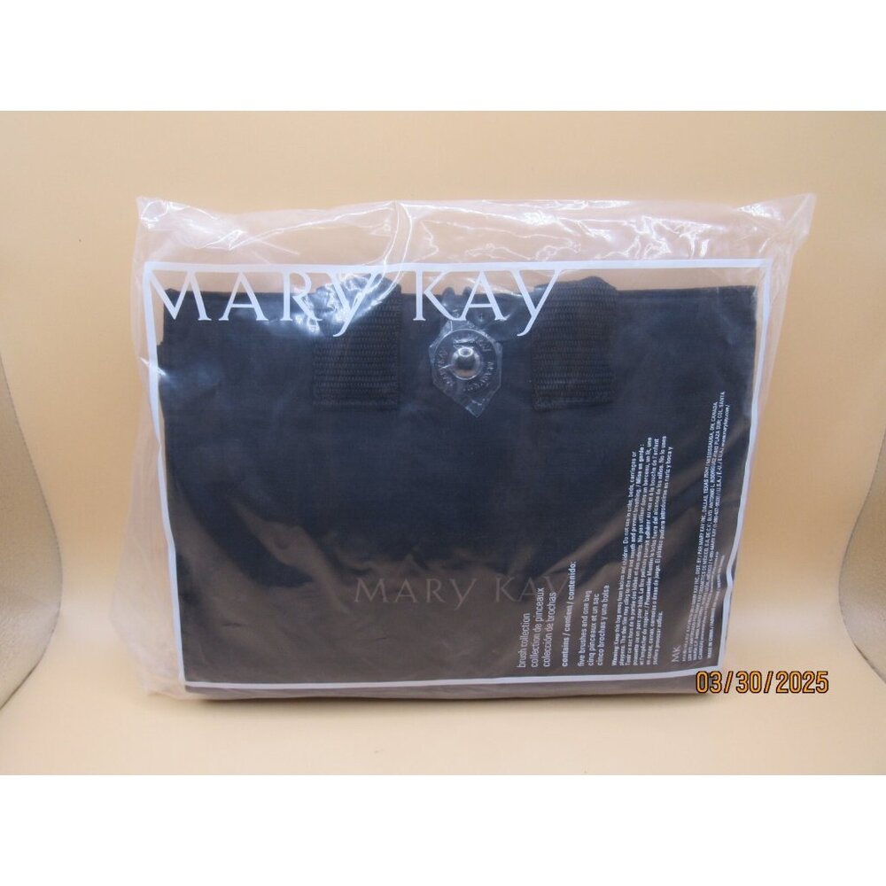 New In Package~Mary Kay~Essential Brush Collection~5 Brushes~1 Bag